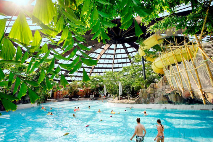 Buitenhof Reizen - Slagharen en Wildlands - Begeleide vakanties voor mensen met een beperking - Center Parcs Huttenheugte zwembad