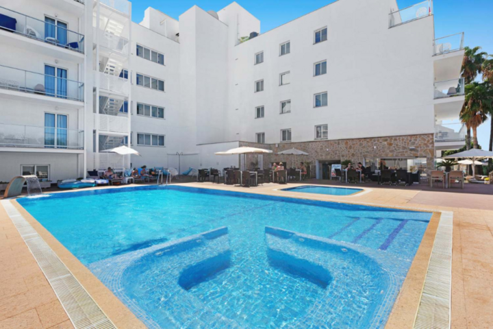 Buitenhof Reizen - Mallorca - begeleide vakanties voor mensen met een beperking - Zwembad Hotel Sant Jordi