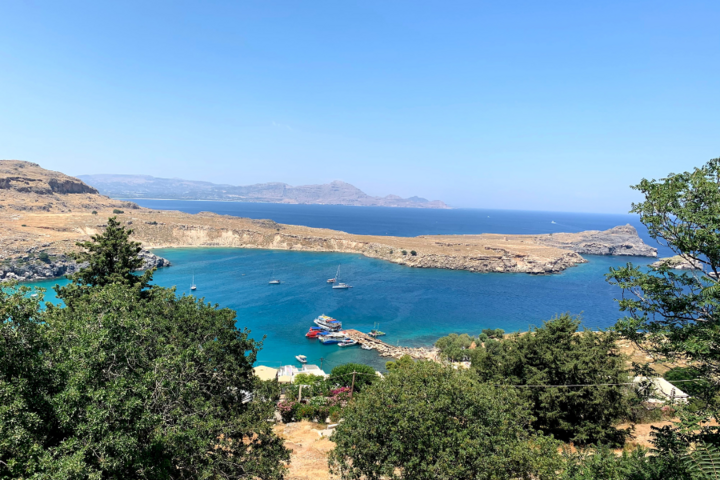 Buitenhof Reizen - Rhodos - begeleide vakanties voor mensen met een beperking - dorpje Lindos
