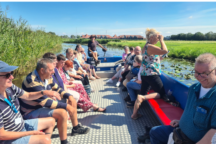 Buitenhof Reizen - De Rijp Hollandse Hits Muziekreis - begeleide vakanties voor mensen met een beperking - Foto op de boot