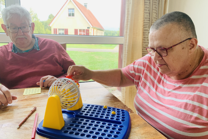 Buitenhof Reizen - Beilen - begeleide vakanties voor mensen met een beperking - Bingo spelen