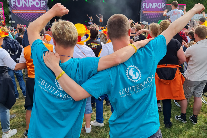 Buitenhof Reizen - Funpop - begeleide vakanties voor mensen met een beperking - Buitenhof T-shirt