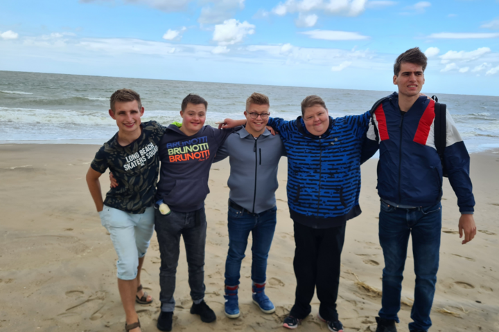 Buitenhof Reizen - Callantsoog - begeleide vakanties voor mensen met een beperking -  Strand