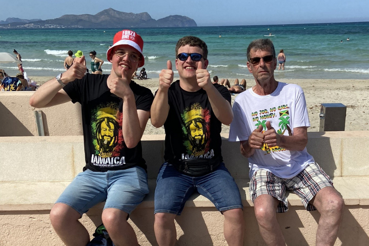 Mallorca- begeleide vakanties voor mensen met een beperking - genieten van de zon en strand