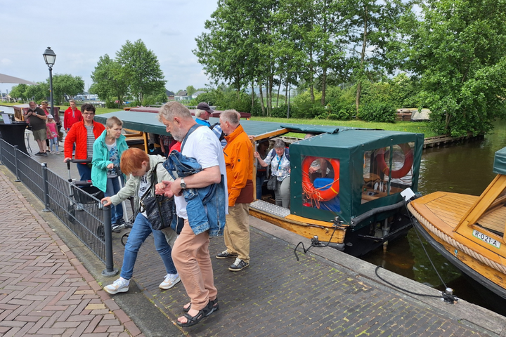 Buitenhof Reizen - Steenwijk - begeleide groepsreizen met een verstandelijke beperking - bootje varen