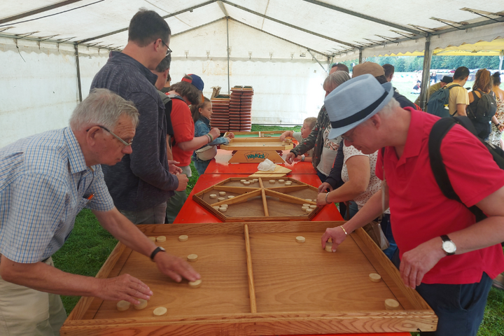 Buitenhof Reizen - La Roche en Ardenne - begeleide groepsreizen met een verstandelijke beperking - spelletjes