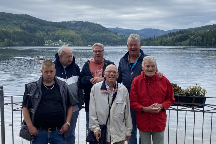 Buitenhof Reizen - Bad Peterstal - groepsreizen met een verstandelijke beperking - uitzicht over rivier