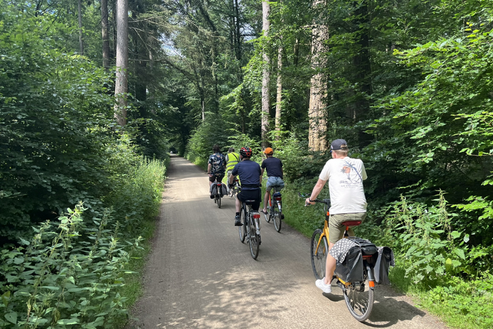 Buitenhof Reizen - Fietsen in Twente - begeleide vakanties voor mensen met een beperking -Fietsende reizigers