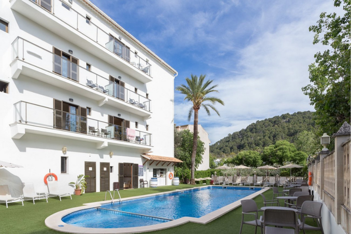 Buitenhof Reizen - Mallorca Tramuntana - bege0leide vakanties voor mensen met een beperking - Accommodatie zwembad