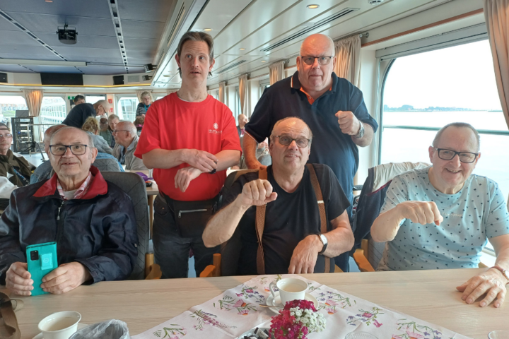 Buitenhof Reizen - Buitenhof Zomercruise - begeleide vakanties voor mensen met een beperking - Reizigers aan boord