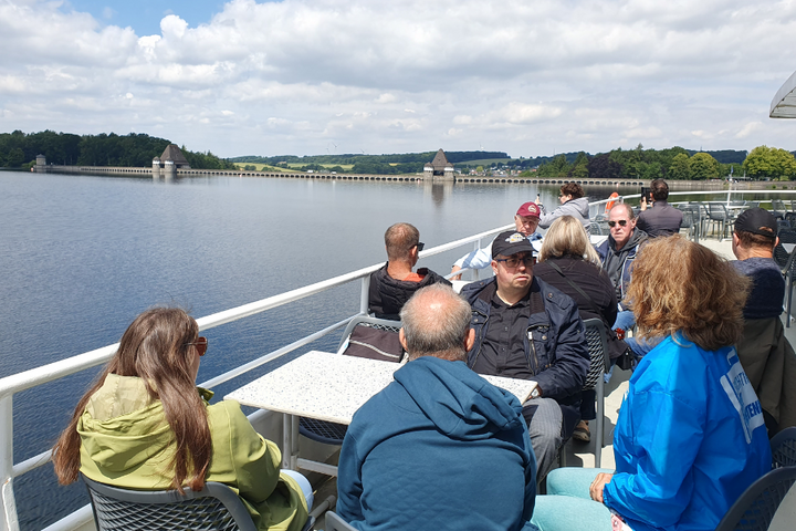 Buitenhof Reizen - Winterberg - begeleide vakanties voor mensen met een beperking - Reizigers op boot