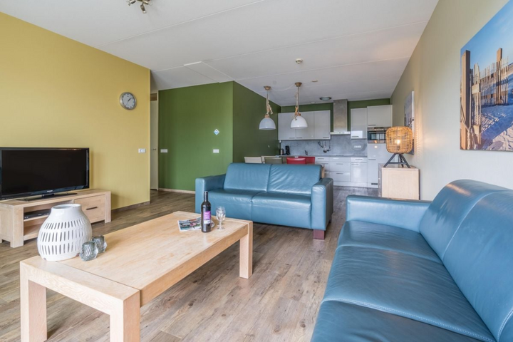 Buitenhof Reizen- Terschelling - begeleide vakanties voor mensen met een beperking - Landal West Terschelling woonkamer_ keuken