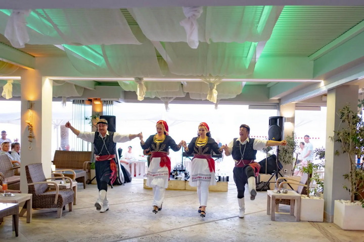 Buitenhof Reizen - Kreta - begeleide vakanties voor mensen met een beperking - Glaros Beach Hotel animatie