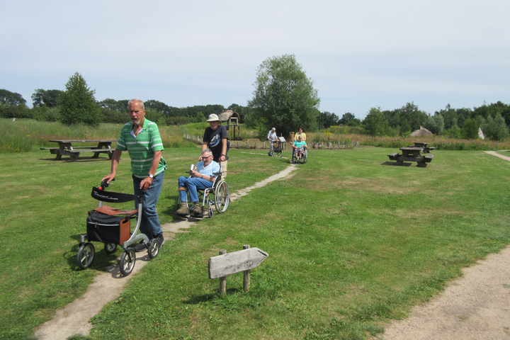 Buitenhof Reizen - Elsloo - begeleide vakanties voor mensen met een beperking - Wandelen