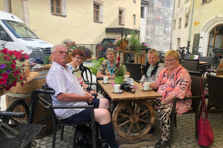 Buitenhof Reizen - Kirchberg - begeleide vakanties voor mensen met een beperking - Kopje koffie drinken