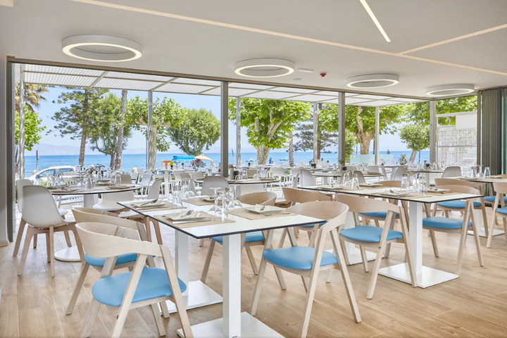 Buitenhof Reizen - Kos - begeleide vakanties voor mensen met een beperking - Triton Hotel restaurant