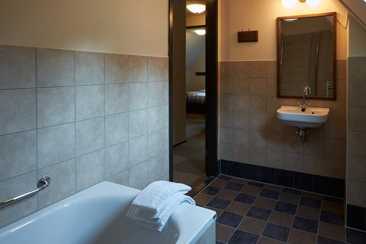 Buitenhof Reizen - Efteling - begeleide vakanties voor mensen met een beperking - Vakantiepark Bosrijk badkamer