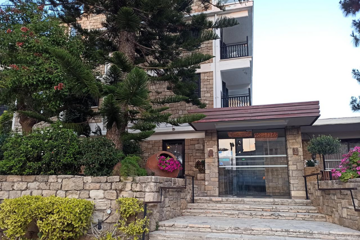 Buitenhof Reizen - Cyprus - begeleide vakanties voor mensen met een beperking - Dionysos Central Hotel