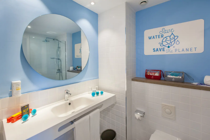 Buitenhof Reizen - Gran Canaria - begeleide vakanties voor mensen met een beperking - Abora Buenaventura by Lopesan Hotels badkamer voorbeeld