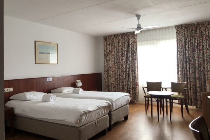 Buitenhof Reizen - De Rijp - begeleide vakanties voor mensen met een beperking - Hotel de Rijper Eilanden slaapkamer