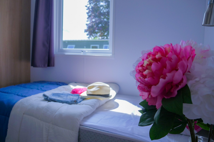 Buitenhof Reizen - Disneyland - begeleide vakanties voor mensen met een beperking - Camping Caravaning des 4 vents slaapkamer