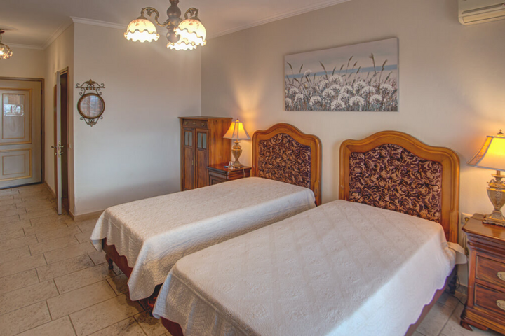 Buitenhof Reizen - Grieks Macedonie - begeleide vakanties voor mensen met een beperking - Villa Sevasti slaapkamer voorbeeld