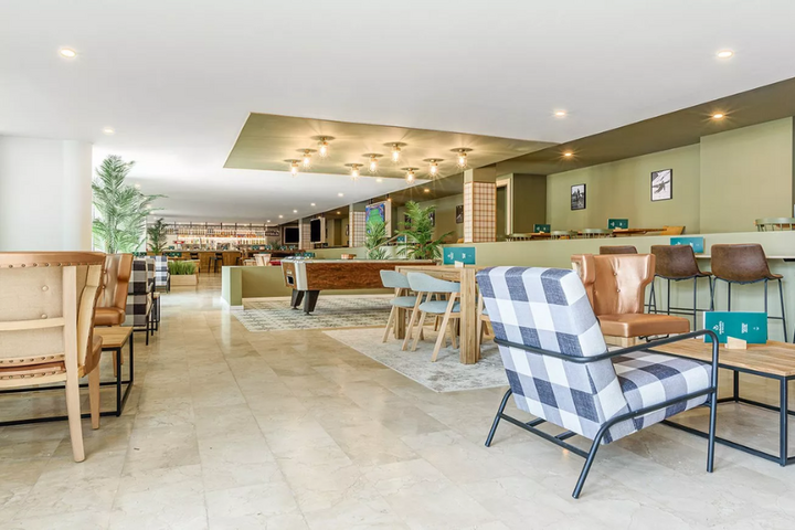 Buitenhof Reizen - Mallorca - begeleide vakanties voor mensen met een beperking - Fergus Club Palmanova Park restaurant