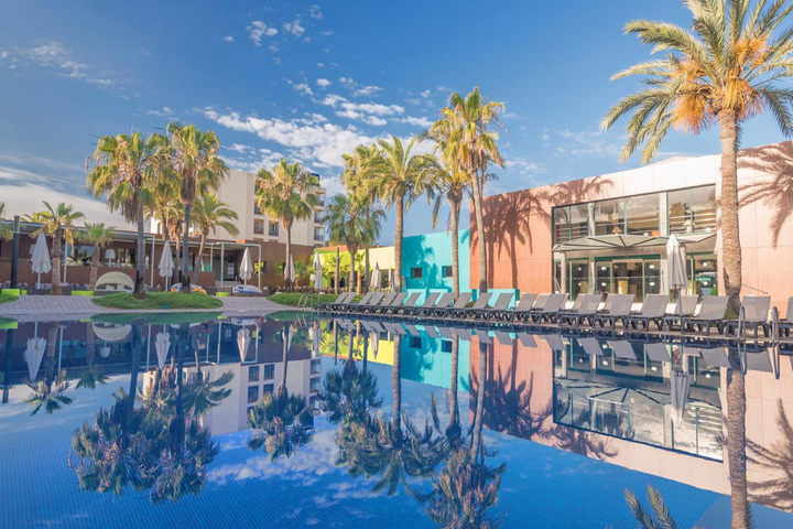 Buitenhof Reizen - Ibiza - begeleide vakanties voor mensen met een beperking - Hotel Occidental zwembad