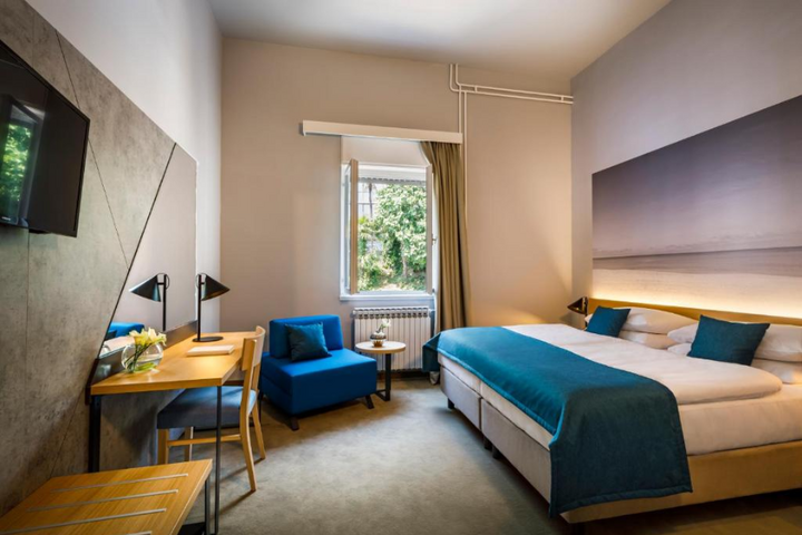 Buitenhof Reizen - Idyllisch Istrie - begeleide vakanties voor mensen met een beperking - Hotel Istra slaapkamer voorbeeld