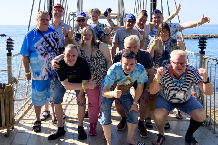 Buitenhof Reizen - Artiestenreis Miracle Resort Lara - begeleide groepsreizen met een verstandelijke beperking -  Groepsfoto