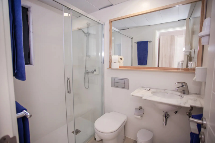 Buitenhof Reizen - Gran Canaria - begeleide groepsreizen met een verstandelijke beperking - Caybeach meloneras badkamer
