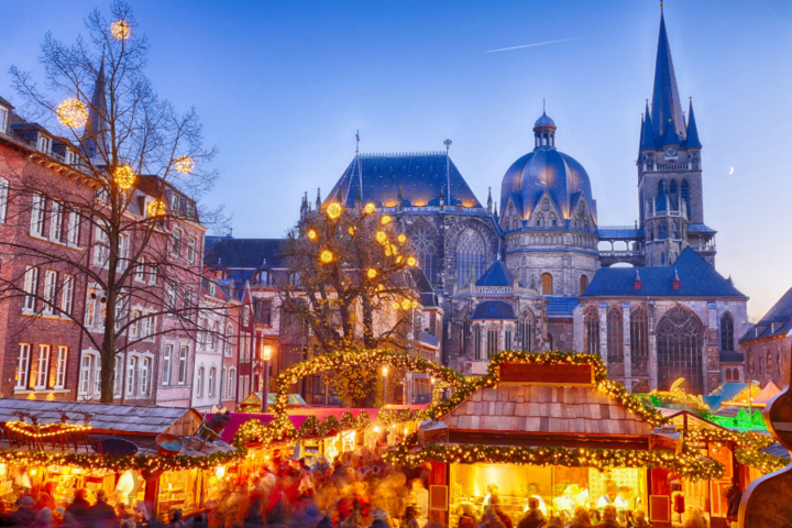 Buitenhof Reizen - Kerst in de Eifel - begeleide groepsreizen met een verstandelijke beperking - Aken 2 kerstmarkt