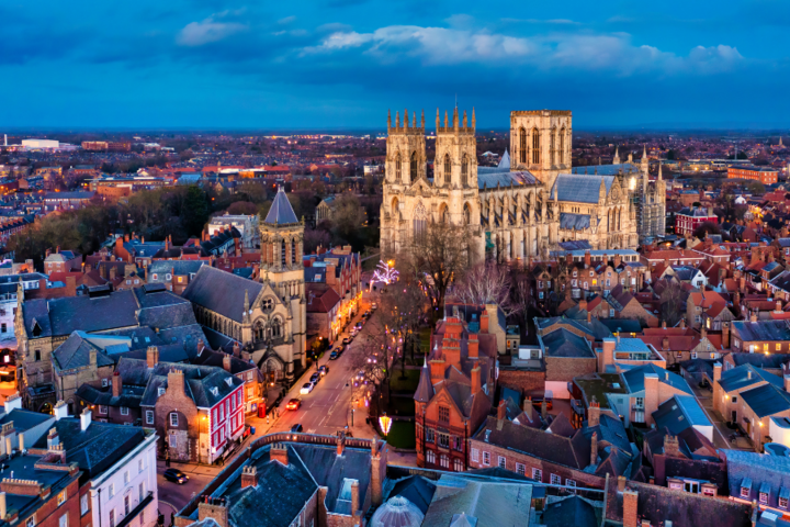Buitenhof Reizen - Kerst York en Leeds - begeleide groepsreizen met een verstandelijke beperking - York at night