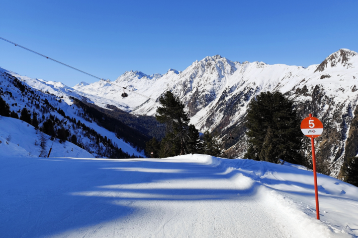 Buitenhof Reizen - Begeleide groepsreizen voor mensen met een verstandelijke beperking - Wintersport Dachstein - rode piste