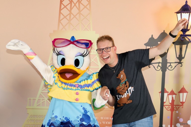 Buitenhof Reizen - Disneyland Parijs Grote Bus - begeleide vakanties voor mensen met een beperking - Reiziger samen met Katrien