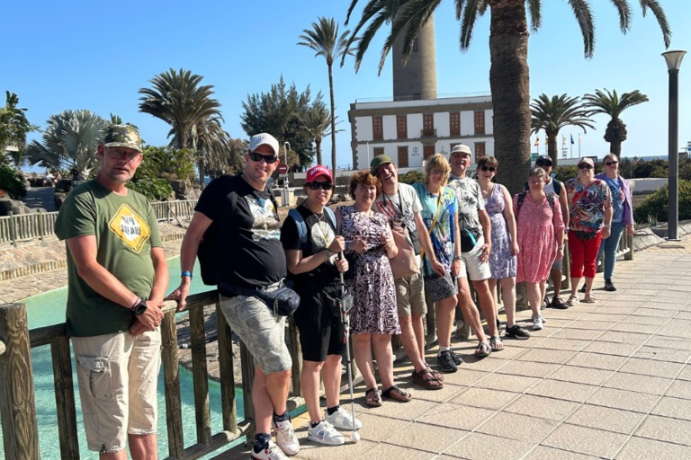 Buitenhof Reizen - Gran Canaria - begeleide groepsreizen met een verstandelijke beperking - reizigers op een rij