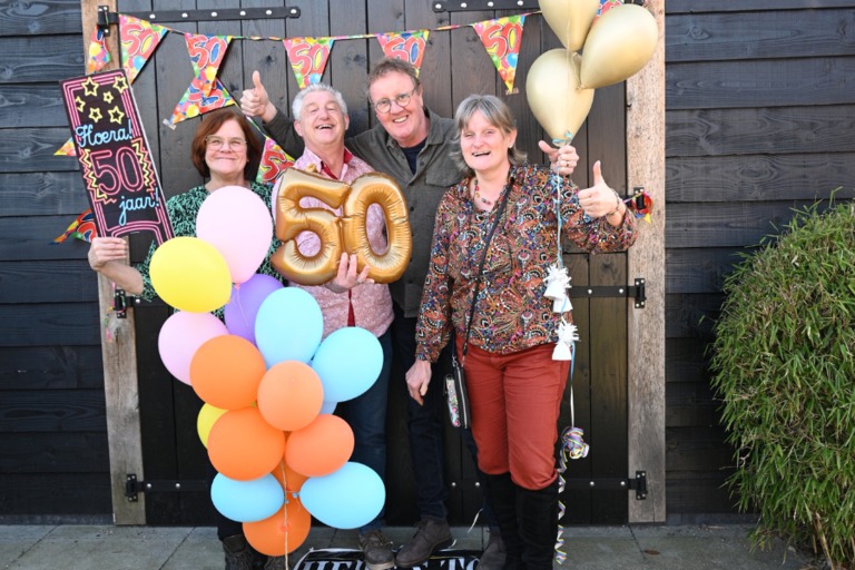 Buitenhof Reizen - Begeleide groepsreizen voor mensen met een verstandelijke beperking - Het Gouden Buitenhof Feest - Vrijwilligers met 50