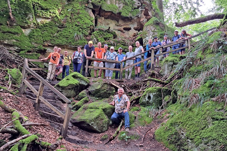 Buitenhof Reizen voor mensen met een verstandelijke beperking - Ondernemend - Middeleeuws Vianden - Reizigers op een berg