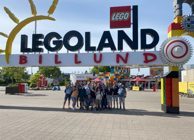 Buitenhof Reizen voor mensen met een verstandelijke beperking - Jongeren - Legoland en Vikingen - groepreizigers voor logo van legoland