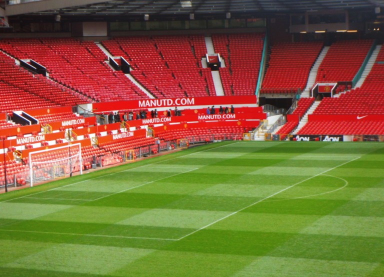 Buitenhof Reizen voor mensen met een verstandelijke beperking - Jongeren - Manchester United - Voetbalveld en tribune