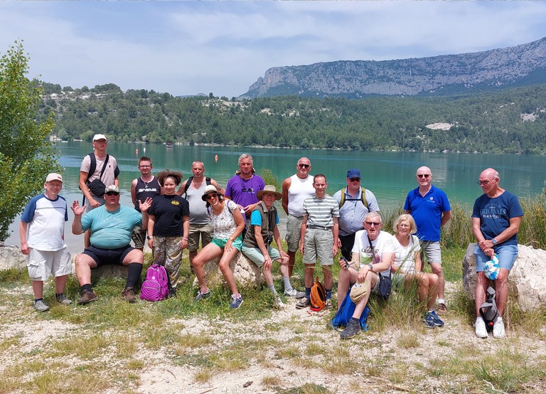 Buitenhof Reizen voor mensen met een verstandelijke beperking - Ondernemend - Actieve vakantie in de Verdon - groepsfoto voor meer (2)