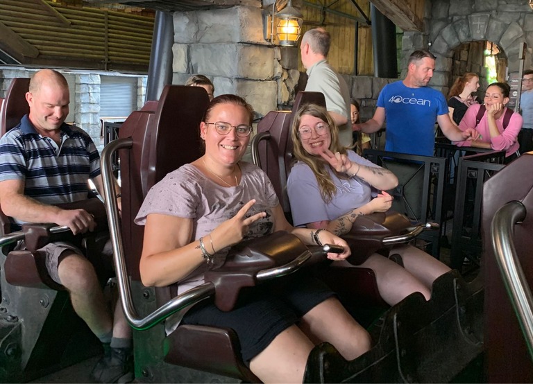 Buitenhof Reizen - Begeleide groepsreizen voor mensen met een verstandelijke beperking - Moviepark & Phantasialand - Reizigers in attractie