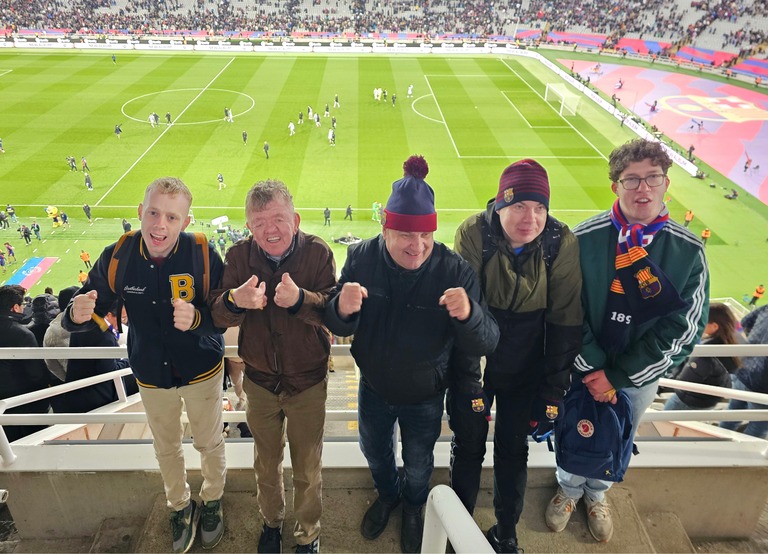 Buitenhof Reizen - Begeleide groepsreizen voor mensen met een verstandelijke beperking - Voetbalreis Barcelona - Reizigers in het stadion