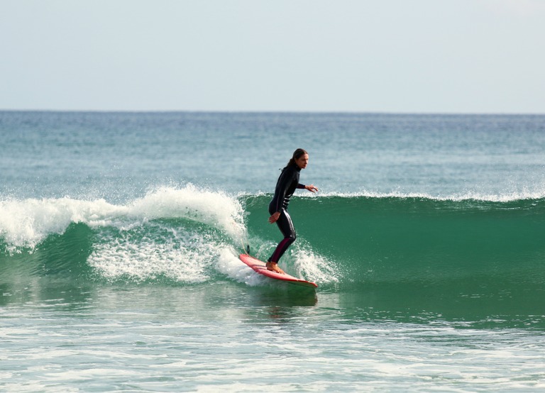 Buitenhof Reizen - Begeleide groepsreizen voor mensen met een verstandelijke beperking - Surfvakantie Zuid-Frankrijk (AV) - surfer