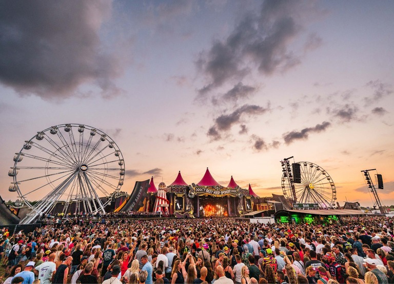 Buitenhof Reizen - Begeleide groepsreizen voor mensen met een verstandelijke beperking - Festival Zwarte Cross - Zwarte Cross uitzicht op podium