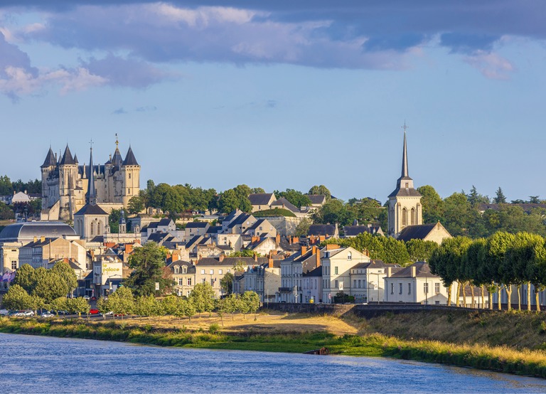 Buitenhof Reizen - Begeleide groepsreizen voor mensen met een verstandelijke beperking - Chaumont-sur-Tharonne in de Loire - stadje