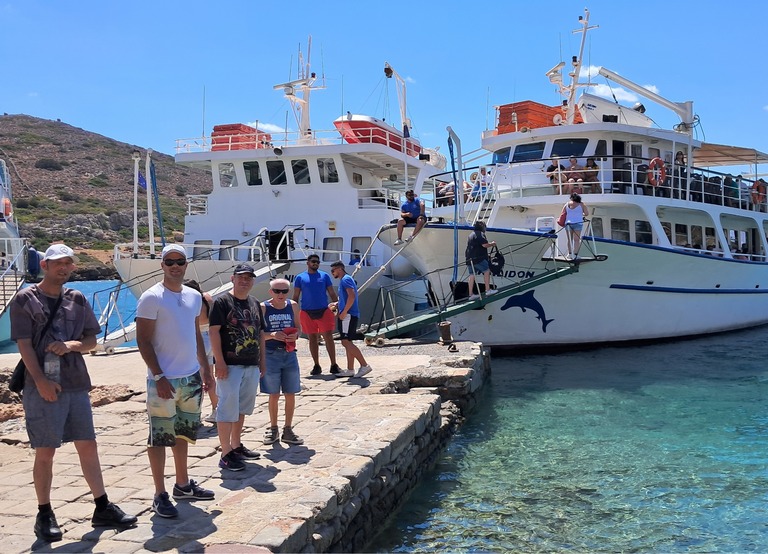 Buitenhof Reizen - Begeleide groepsreizen voor mensen met een verstandelijke beperking - Kreta (10) - reizigers bij boot