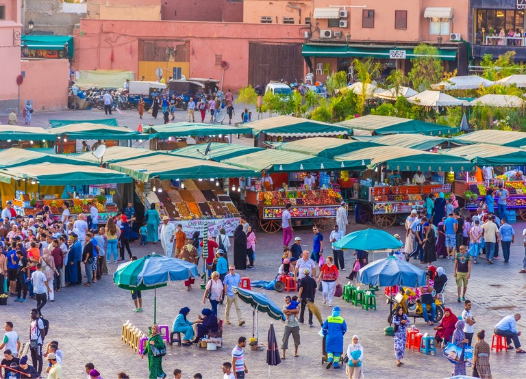 Buitenhof Reizen - Begeleide groepsreizen voor mensen met een verstandelijke beperking - Marrakech - djemaa el fna plein