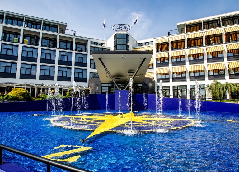 Buitenhof Reizen - Begeleide groepsreizen voor mensen met een verstandelijke beperking - All-inclusive Preston Palace - hotel vooraanzicht