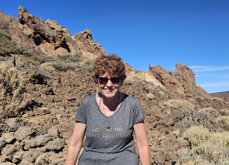 Buitenhof Reizen - Begeleide groepsreizen voor mensen met een verstandelijke beperking - Tenerife - reiziger bij teide